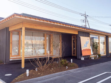 JINS前橋小島田店が14日開店
太陽光、空間演出、野菜販売