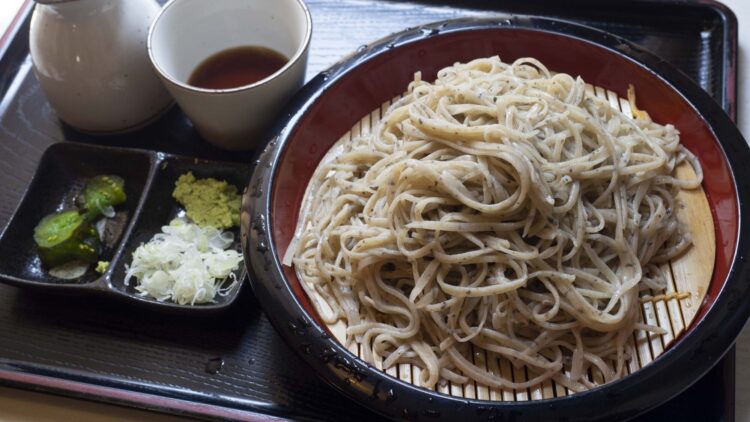 野趣あふれる会津か喉越しの北海道か 手打ちそばやさんうどんやさん