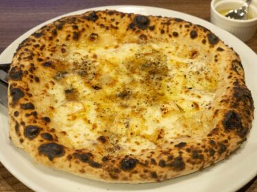 チーズ好きにオススメのピッツェリア
ピッツア カポ