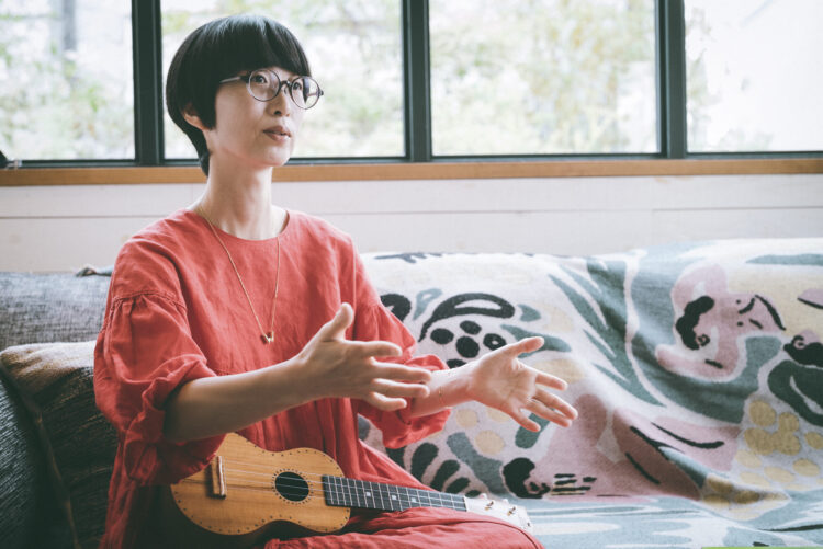 つじあやのさんのウクレレ弾き語り 29日中央イベント広場で （N