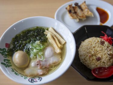 前橋・赤城らーめん翔鶴
上州地鶏と赤城鶏の淡麗スープ