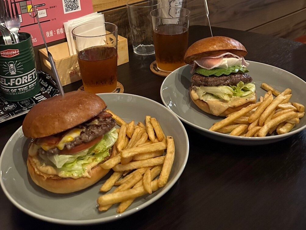 HITCH HIKERS BURGER STAND (ヒッチハイカーズバーガースタンド