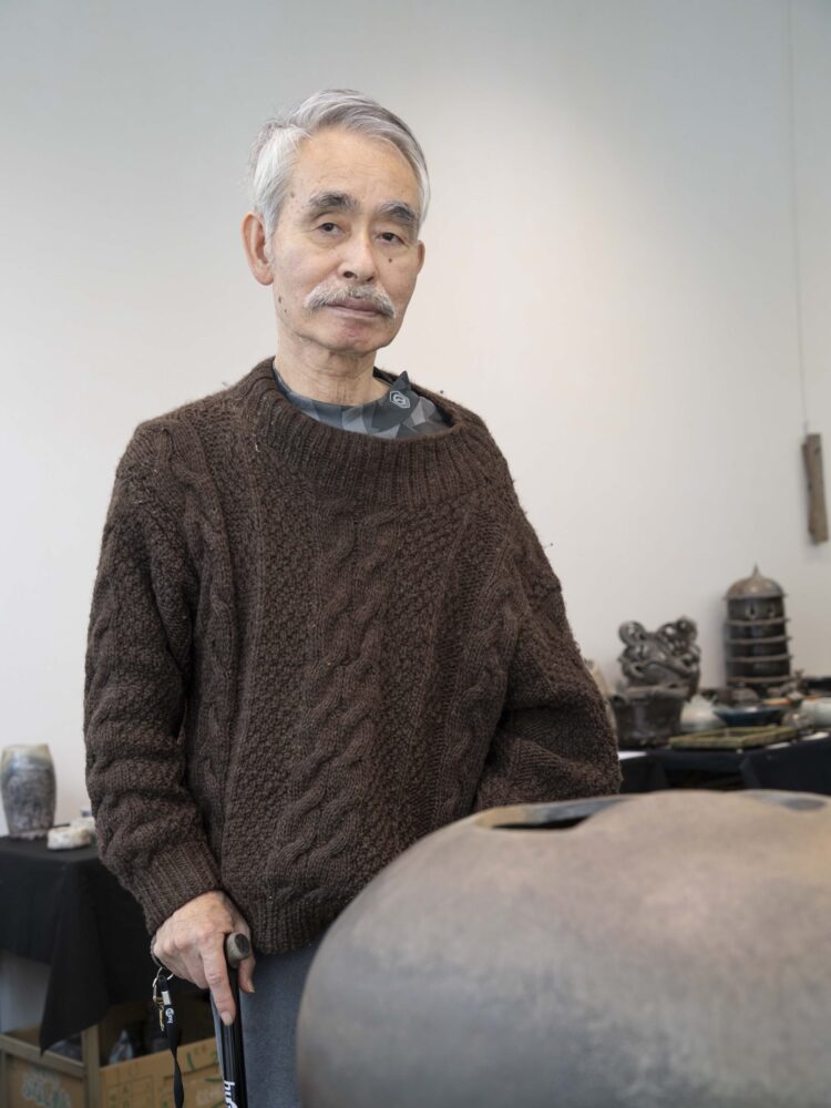 焼締めや自然釉の美しさ 16日まで「佐藤烓 陶芸工房の仲間たち展