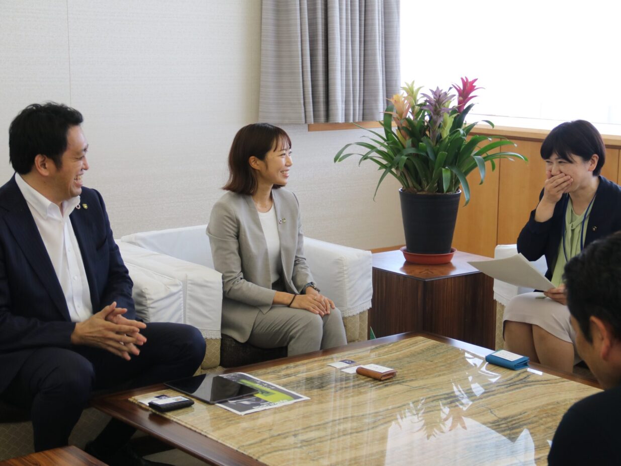 夢は冬季五輪の表彰台
スキーモ・上田選手が前橋市長表敬
