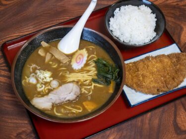 太田食堂
カツカレーラーメン七変化
