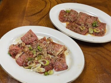 味楽園
手切りの肉厚タン、カルビ
