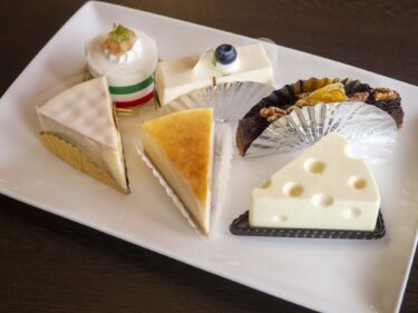 シュクル エト フロマージュ　
３種のチーズケーキ食べ比べ