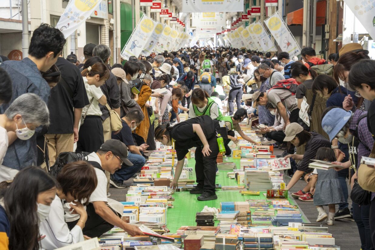 前橋BOOK FESが開幕
５万冊超が新たな持ち主に
