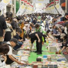 あだち充さん、素顔見せる BOOK FESで糸井重里さんと対談