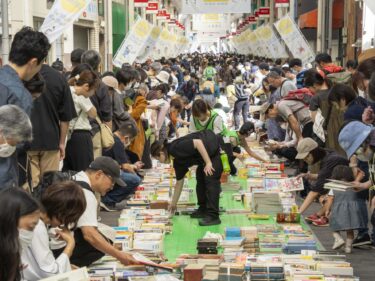 前橋BOOK FESが開幕
５万冊超が新たな持ち主に
