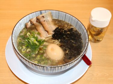 ごわ麺 一ノ里
野趣あふれる褐色の麺
