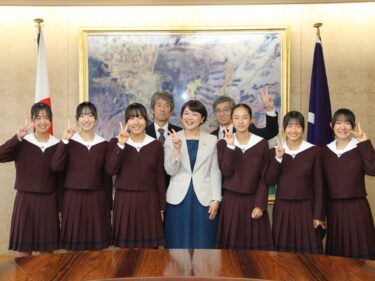 全員１年生 都大路駆ける
共愛学園高女子チーム６人
