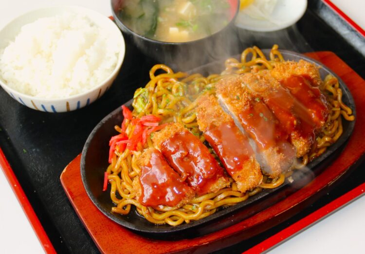 柳ケ瀬本店 鉄板焼きそばにトンカツの前橋グルメ情報｜前橋発、新しい