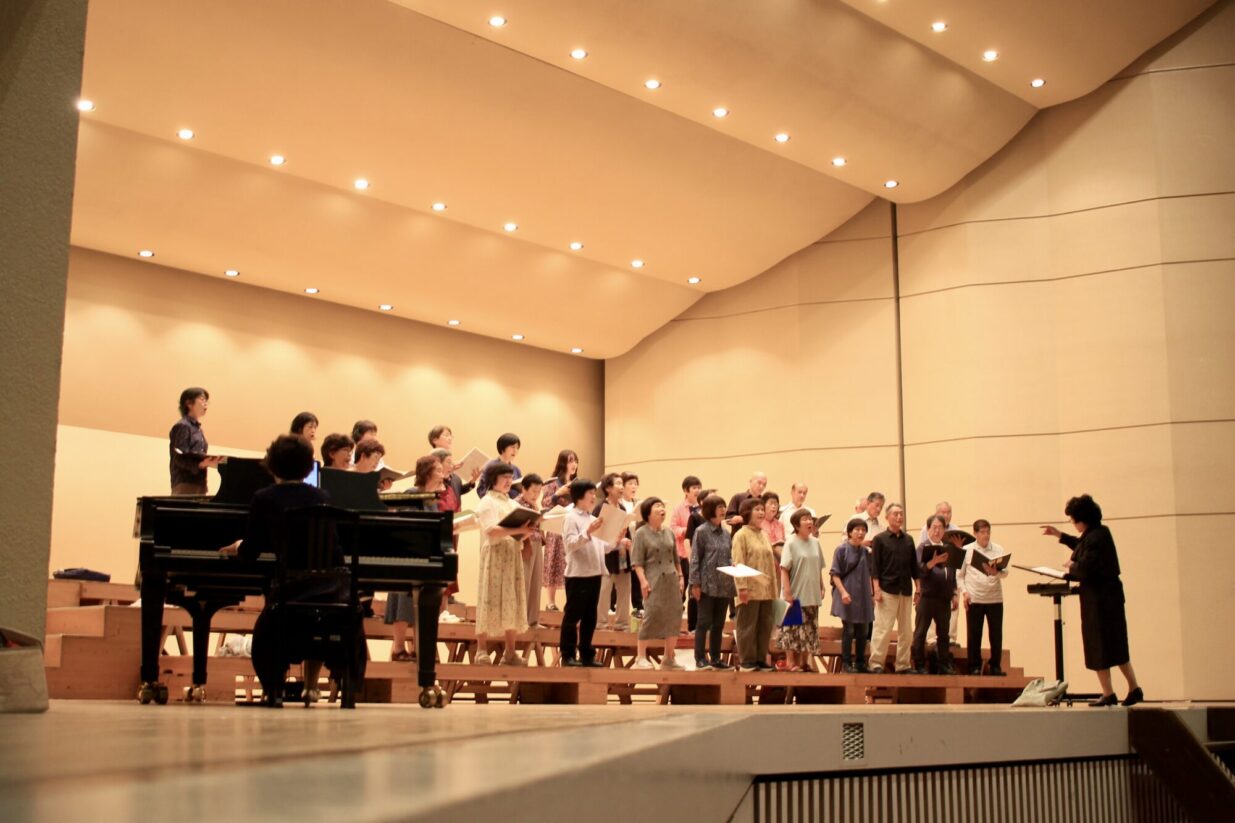 三世代で歌う　
敷島楽友会25周年記念公演