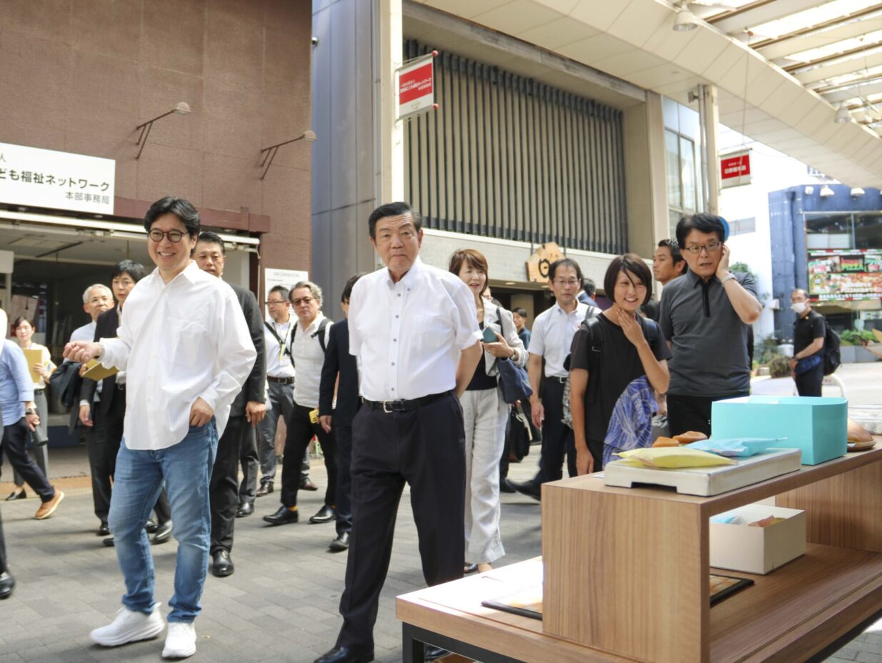 前橋のまちづくり 全国のお手本
伊東地方創生相が中心街視察
