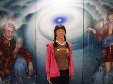 前橋に凱旋 高畑早苗さん 
見て読むポートレート作品が集結