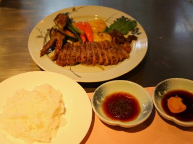 どいつ亭
箸でいただくサーロイン
