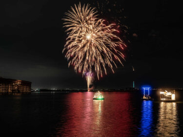 大阪万博に赤城の「光の鳥居」
祭りの先の未来 映し出す
