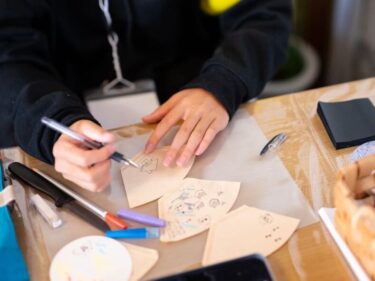 「はじめの一歩」を応援　
人を紡ぐハンドメイドマルシェ