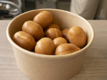 こめっこ  
米粉で勝負、28歳のカステラ職人