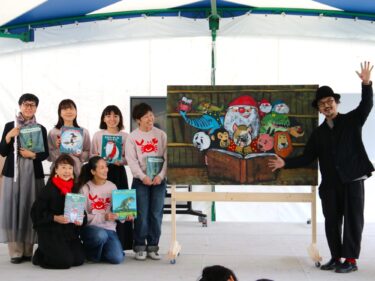 絵本が中央通り染める
前橋で「まちなかパラダイス」
