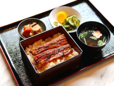 鰻 源内前橋店
国産うな丼が990円
