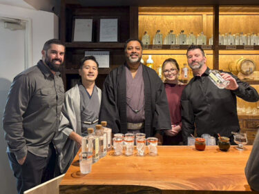 双子蒸留所が前橋で開業
クラフトジン「KWELI」販売開始