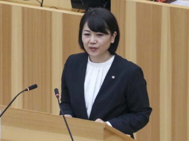 前橋市の小川晶市長が辞職
市長選「市民の声が大切」
