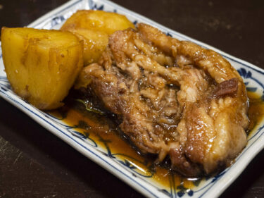 たぬき　
とろとろ肉じゃがに癒やされて