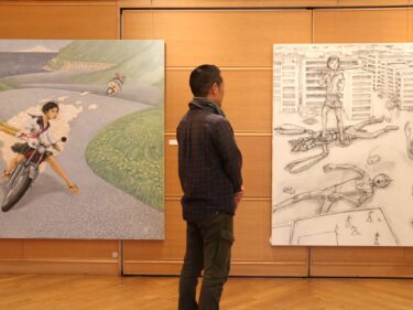 セーラー服とウルトラマン
新井コー児さんが個展
