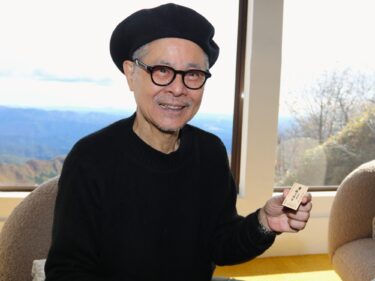 「宝物を掘り出しました」
「ほぼの駅 AKAGI」完成で糸井さん
