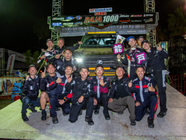 TEAM JAOS 感動の軌跡　
バハ1000、ハイブリッドで完走
