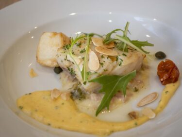 ビストロ アルモニゼ　
一皿に心つかまれる