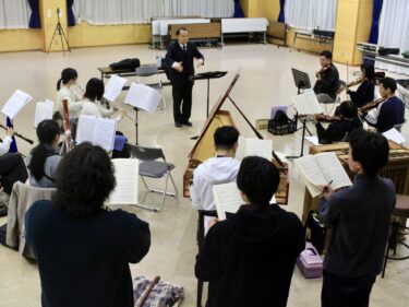 バロックを愛する先生たち
「群馬メサイアソサイエティ」22日に定期演奏会