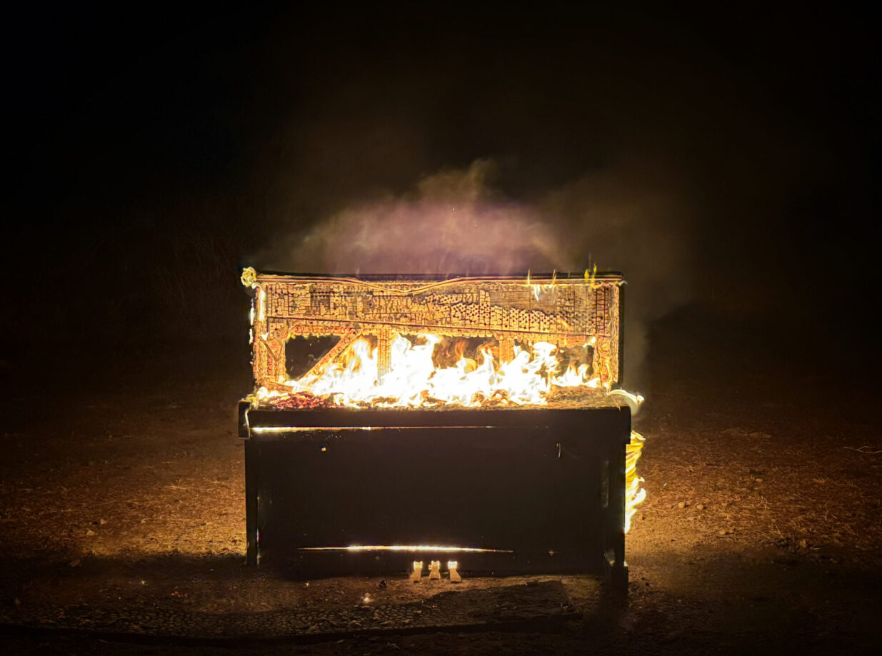 ピアニスト、美術家の向井山朋子　
24日から前橋で大規模個展