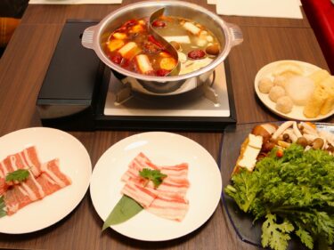 TSURU（ツル）
薬膳火鍋でポッカポカ
