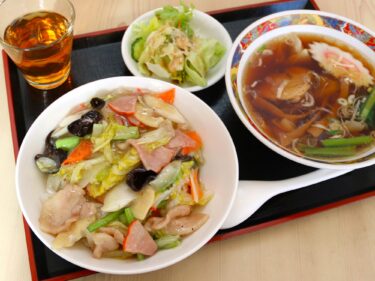 大雅前橋東店
醤油か塩か、中華丼対決
