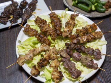 肉の赤城屋
88歳、焼き鳥名人
