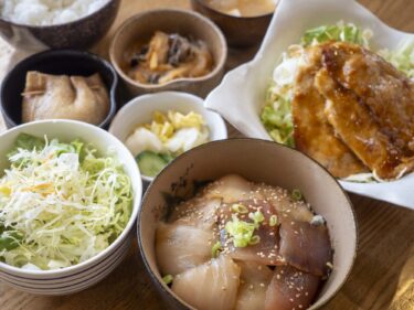 居酒屋 酒々（しゅしゅ）
漬けマグロの２色丼
