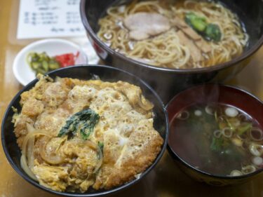 中央食堂
半世紀の暖簾に宿る愛情
