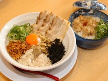ごわ麺 一ノ里
混ぜるほどに旨い「汁なし」
