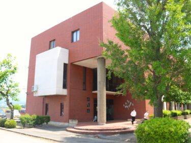 蛟龍館 次世代に繋ごう
前橋高校同窓会が募金受け付け
