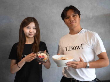 麻辣湯とアサイーで勝負
25歳コンビが「The Bowl」開店