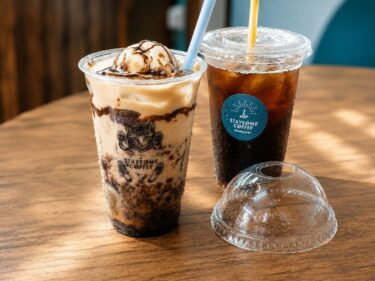 STAYSOME COFFEE  
とろける猫、弾むゼリー