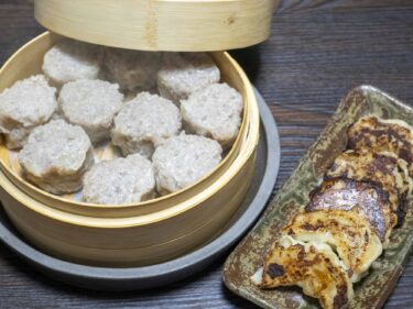 ラーメンハウス蘭蘭  
肉汁あふれる名物の味