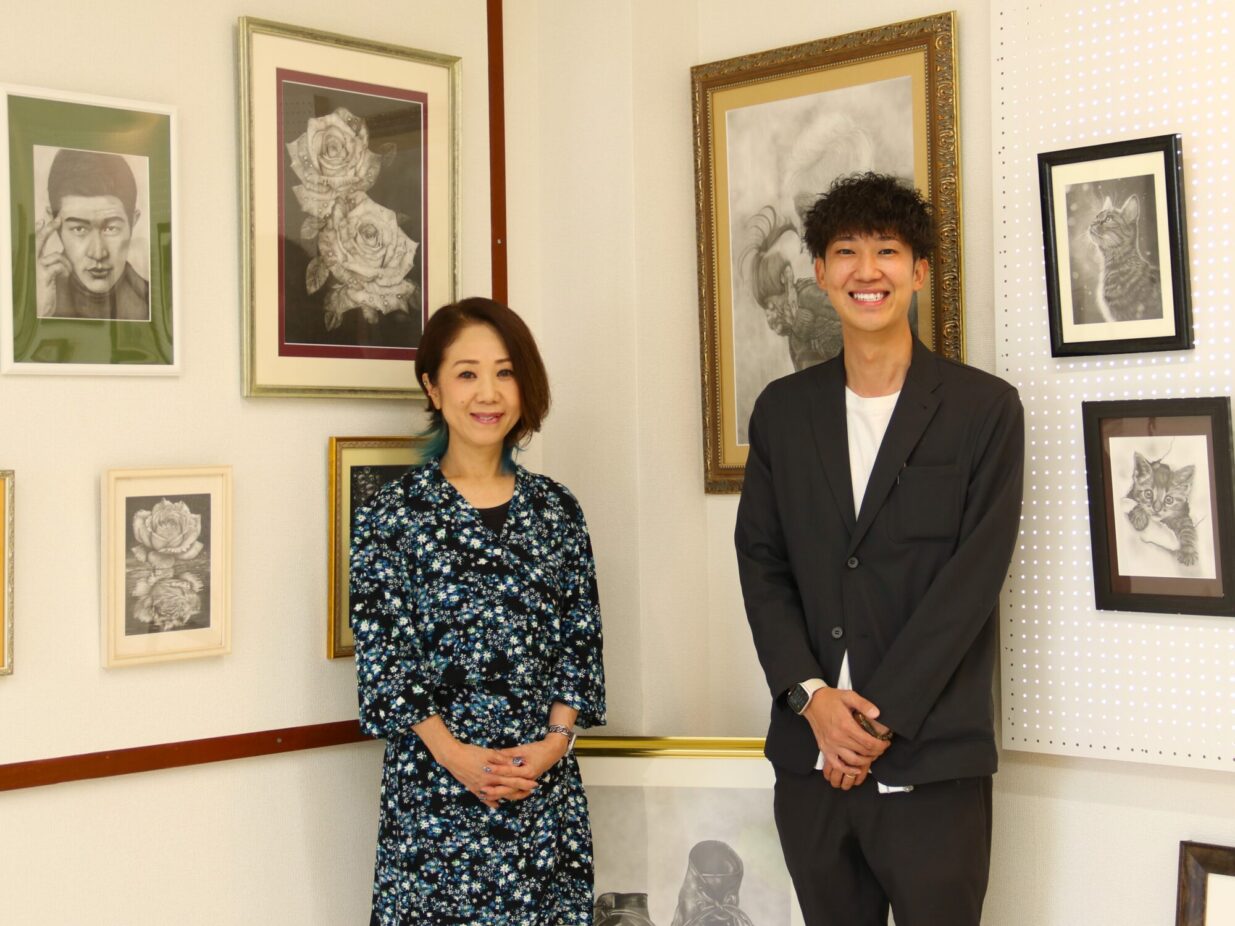 鉛筆で描く繊細なアート
前橋のリフォーム会社で個展
